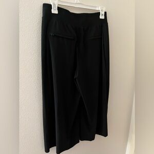 Athleta Wide Leg Crop Elastic Waist Athletic Active Wear Yoga Golf Size 10